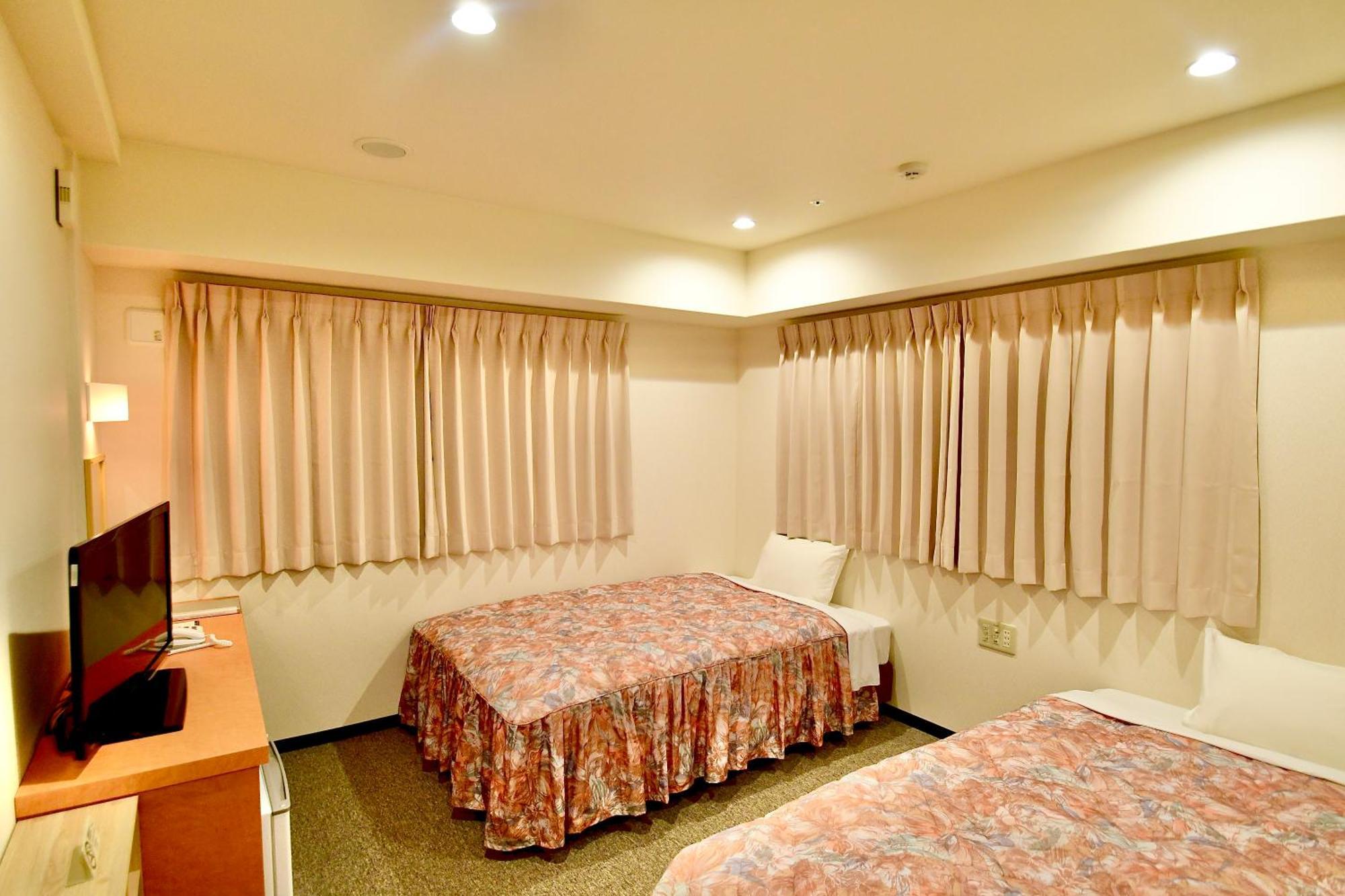 Himeji Ekimae Universal Hotel Minamiguchi Exterior foto