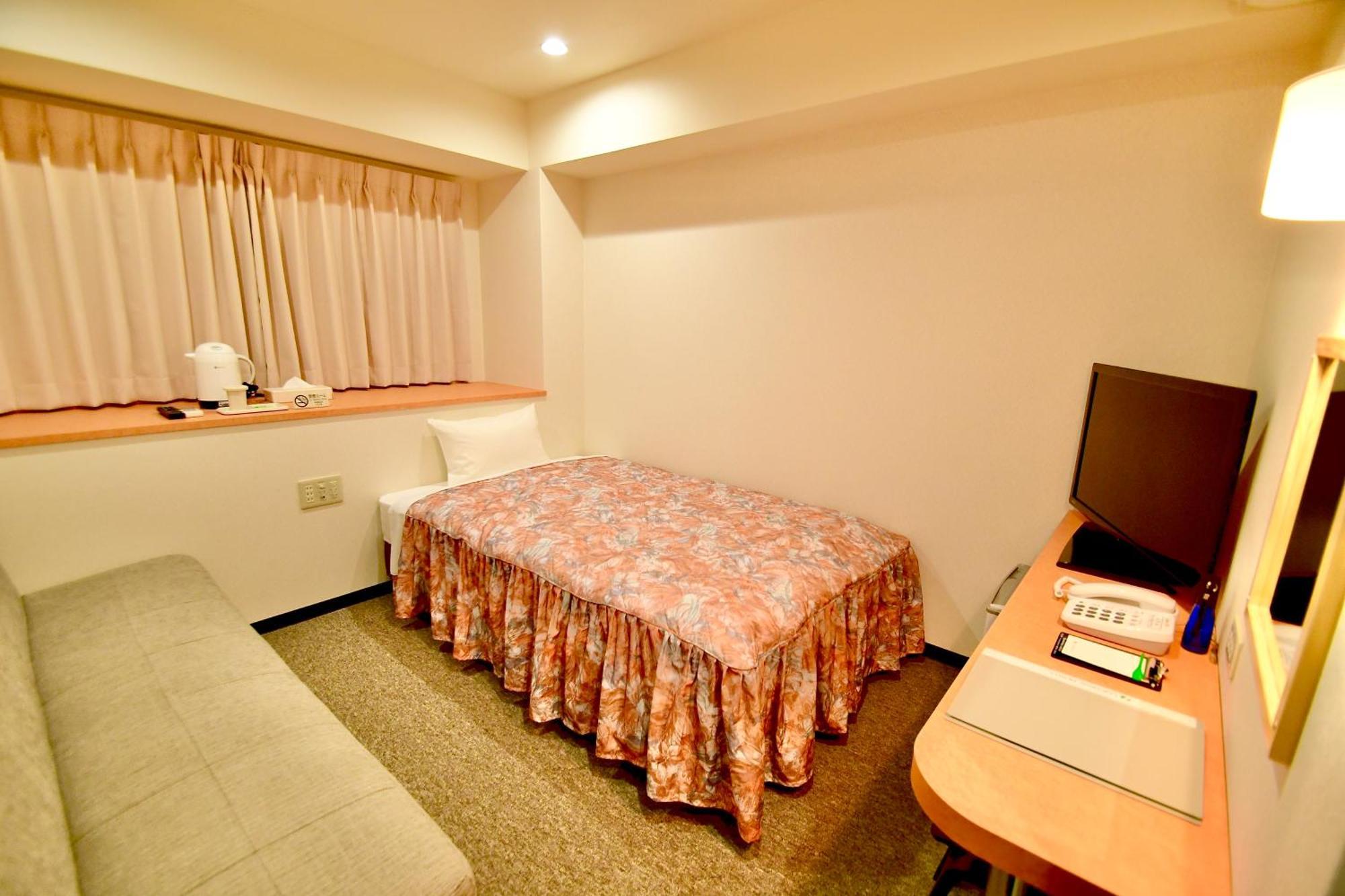 Himeji Ekimae Universal Hotel Minamiguchi Exterior foto